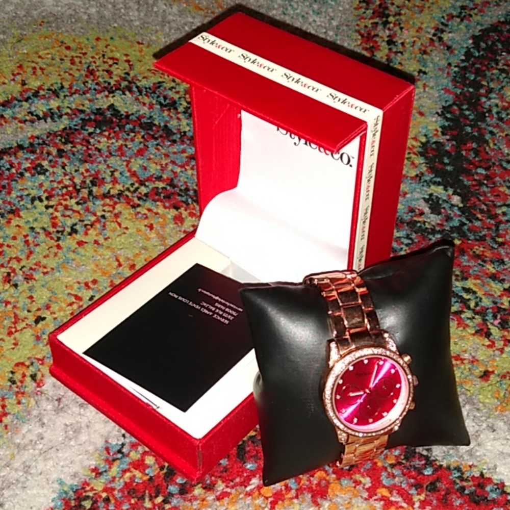 Blingy Rhinestone Bracelet Watch - Picture 6 of 6